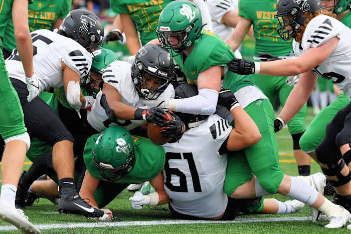 Tualatin.West-Linn.6A-football-semifinal.Leon-Neuschwander.44